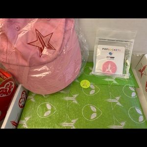 Alien Palette, Exclusive Cap & Pink Pop-socket